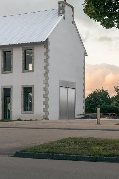 Halle ouverte de Plouyé - BRA Bureau Réflexion Architecture (2024)
