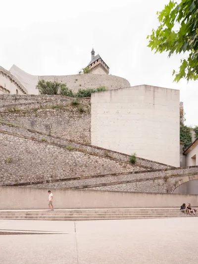 Aménagement du site patrimonial du château de Foix - Cros & Leclercq Architectes, Antoine Dufour Architectes (2025)