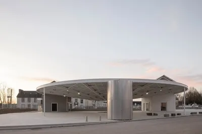 Halle de marché à Pont-de-Buis-lès-Quimerch - BRA Bureau Réflexion Architecture (2025)