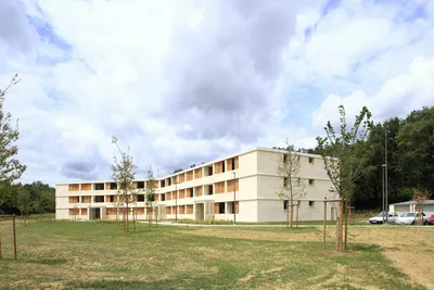 Logements sociaux collectifs à Cornebarrieu - Atelier Architecture Perraudin (2011)