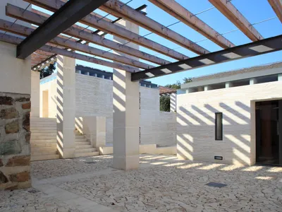 Musée du Vin et Jardin Ampélographique à Patrimonio - Atelier Architecture Perraudin (2011)