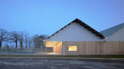 Centre de tri postal à Ambrières-les-Vallées - Tristan Brisard Architecte (2023)