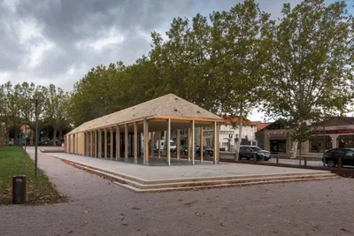 Halle multifonctionnelle de Gannat - Atelier du Rouget Simon Teyssou & associés (2020)