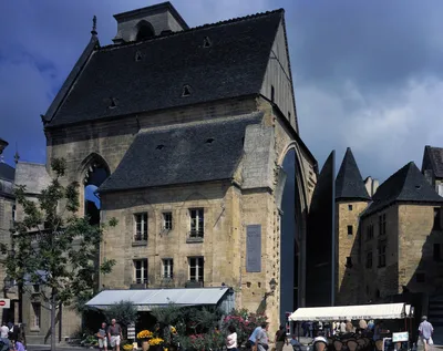 Église Sainte-Marie à Sarlat-la-Canéda - Ateliers Jean Nouvel (2002)