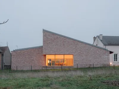 Espace polyvalent à Corberon - LINK architectes (2026)