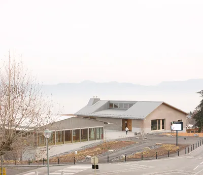 Équipements publics à Neuvecelle - atelierpng, Julien Boidot, Emilien Robin (2021)