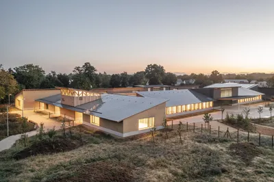Ecole de la Clairière à Mordelles - Tracks (2025)