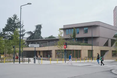Groupe scolaire Europe Rochester à Rennes - TANK Architectes (2024)