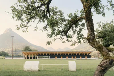 Vestiaire et club-House de Dingy-Saint-Clair - FARGA Architectes (2024)