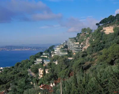 Résidence Pierre et Vacances à Cap-d'Ail - Ateliers Jean Nouvel (1991)