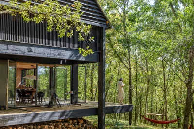 La Petite Maison Noire à Valojoulx - Sapiens Architectes (2024)