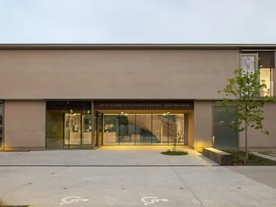 Centre Médico-Psychologique et hôpital de jour en pédopsychiatrie à Rezé - a+ samueldelmas architectes (2026)