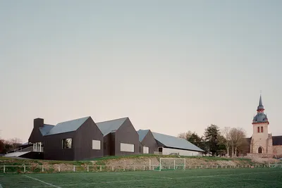 Réhabilitation et extension d’une piscine communautaire à Saint-Méen-Le-Grand - RAUM (2023)
