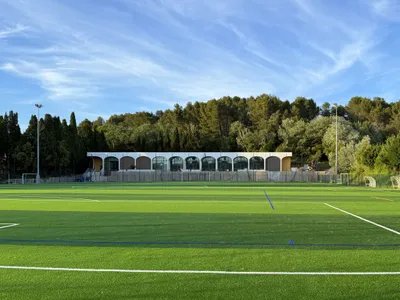 Piscine municipale couverte à Saint-Rémy-de-Provence - Z ARCHITECTURE (2025)