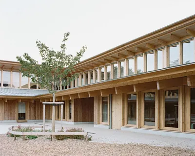 Groupe scolaire Vert-Bois à Chambéry - DOUCERAIN LIEVRE DELZIANI architectes, Brenas Doucerain architectes (2025)